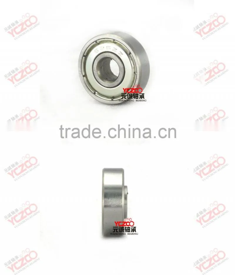 Shower room door using thin bearing