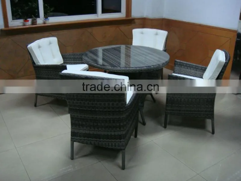 Durable Dining Table And Dining Chairs