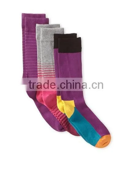 Custom made jacquard logo sports socks