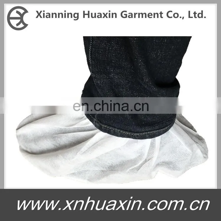 Lightweight Nonwoven PP Shoecover with PVC Dots Sole