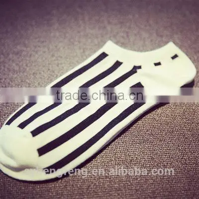 2015 hot style wholesale fashion man socks stripe socks