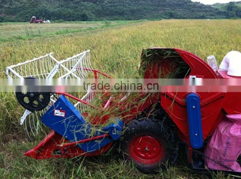Crawler type small grain harvester