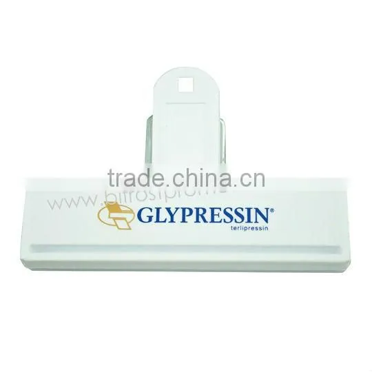 Plastic chip clip