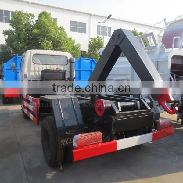 95 hp 4*2 DONGFENG Detachable Garbage Truck 4 m3
