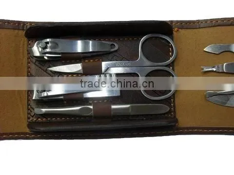 Supply nail clippers makeup kit