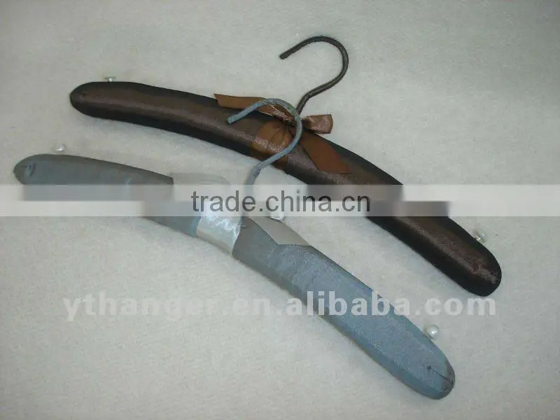 YT-S01 colorful padded satin hanger