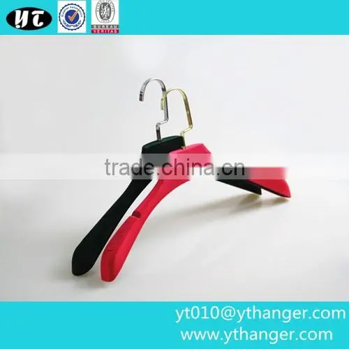 YY0490 garment display black velvet hanger non-slip fashion plastic clothes hanger