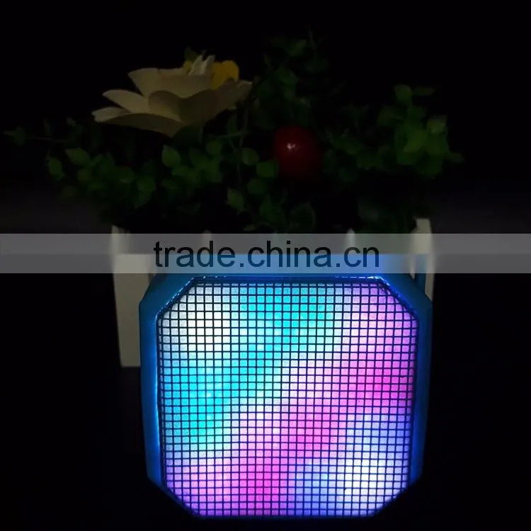 2016 new design led flashing light speaker with wireless bluetooth audio receiver 10000mah power bank