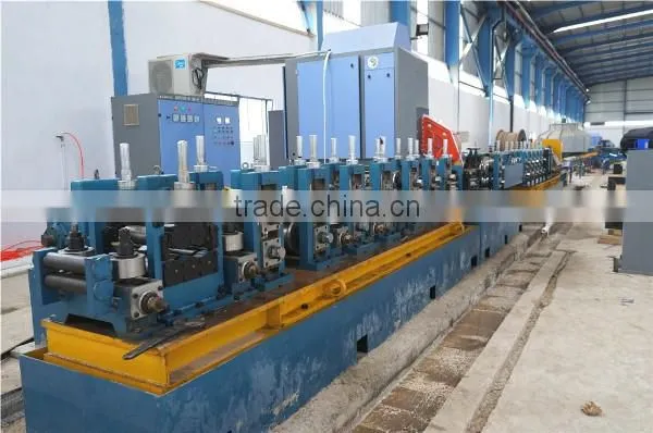 Straight line welded pipe making machine