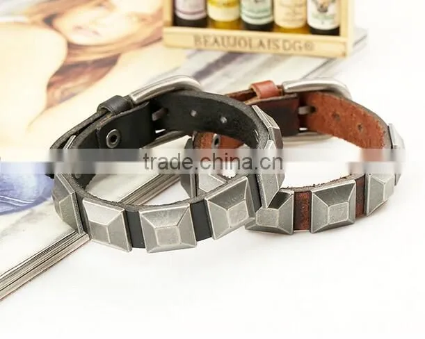Unisex Women Punk Bracelet Silver Spike Rivet Cone Black Leather Cuff Wristband