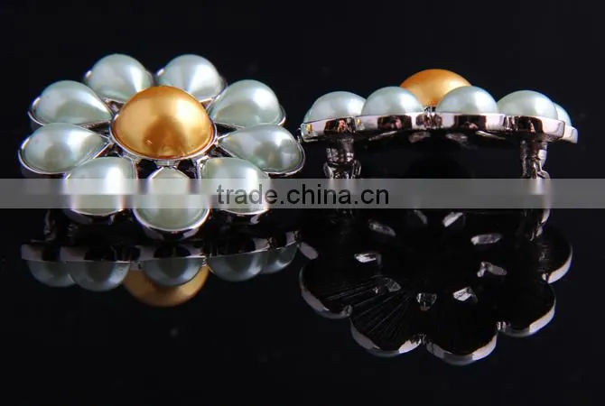 2015 New romantic pearl lapel pin