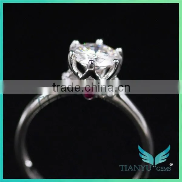 latest design customized 14k gold 1 carat forever brilliant moissanite rings on the finger