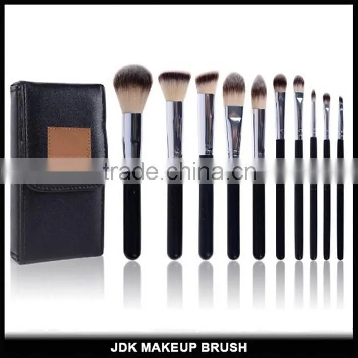 Premium Nylon hair personalized Kabuki makeup brush set 10 pieces Powder Foundation wooden makeup brushes set with gift bag