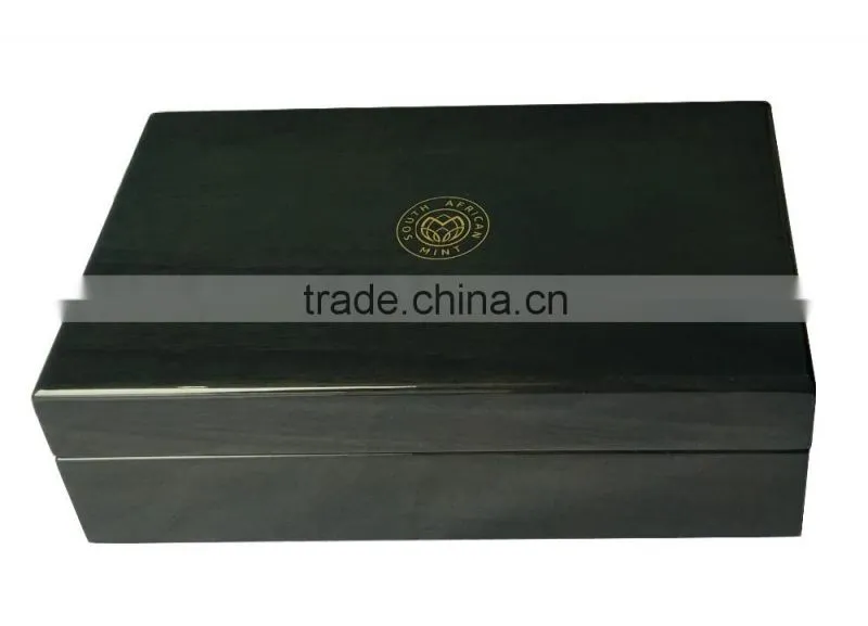 2017 New Design Rotation Wooden Coin Display and Presentation Case