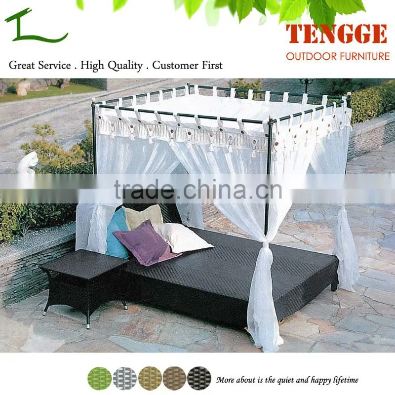 YH-6052 Outdoor sun bed woven rattan beds with sunshade
