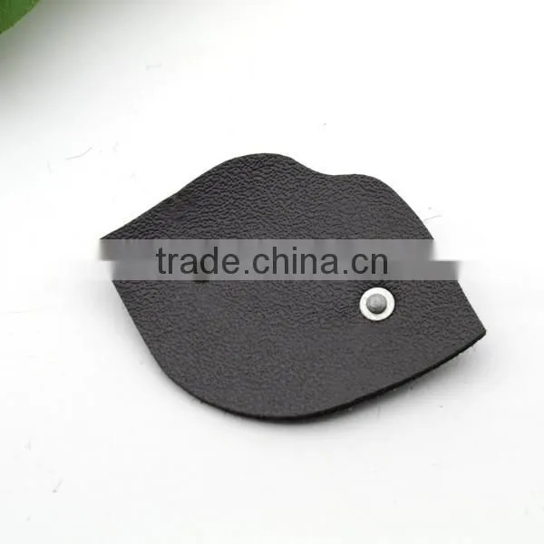 Black PU felt leather sew on patches with metal red lips / rhinestone clothing label for jeans/jacket PLB-002