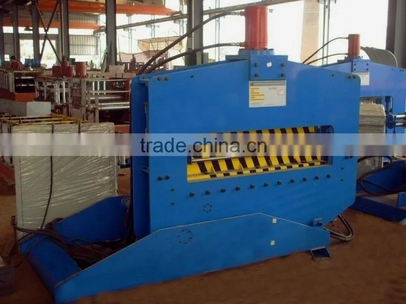 Auto curving and crimping machine