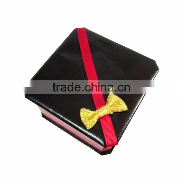 Customized Luxury Leather Watch Gift Case For Women.