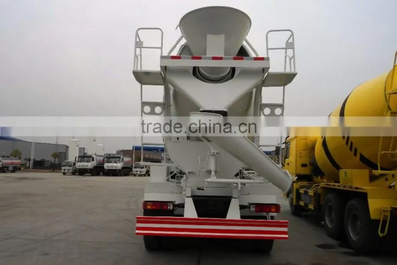 6x4 SINOTRUK HOWO 12cbm mixer for sale