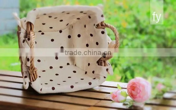 2015 Countryside wicker basket with fabric refined