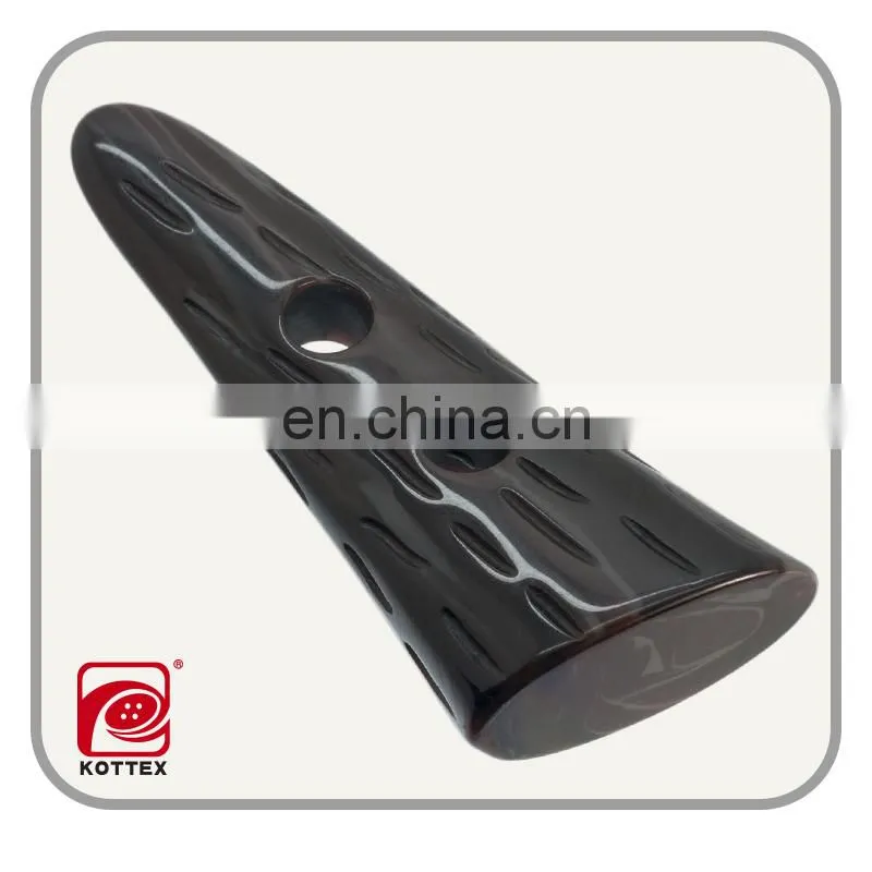 2014 plastic horn button toggle button for garment accessories