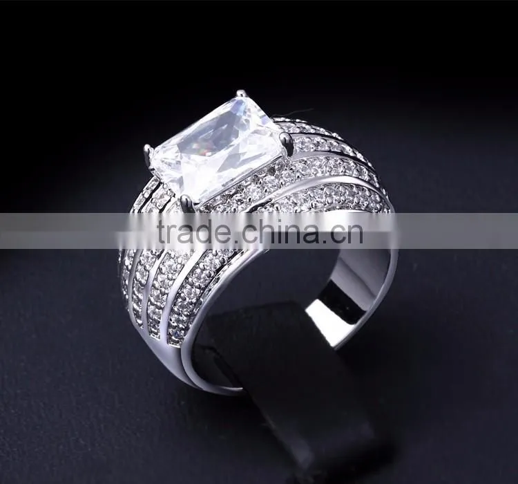 China Factory Price Pave Setting CZ Luxury Marriage Gift 18K Gold Ring Jewelry Plated