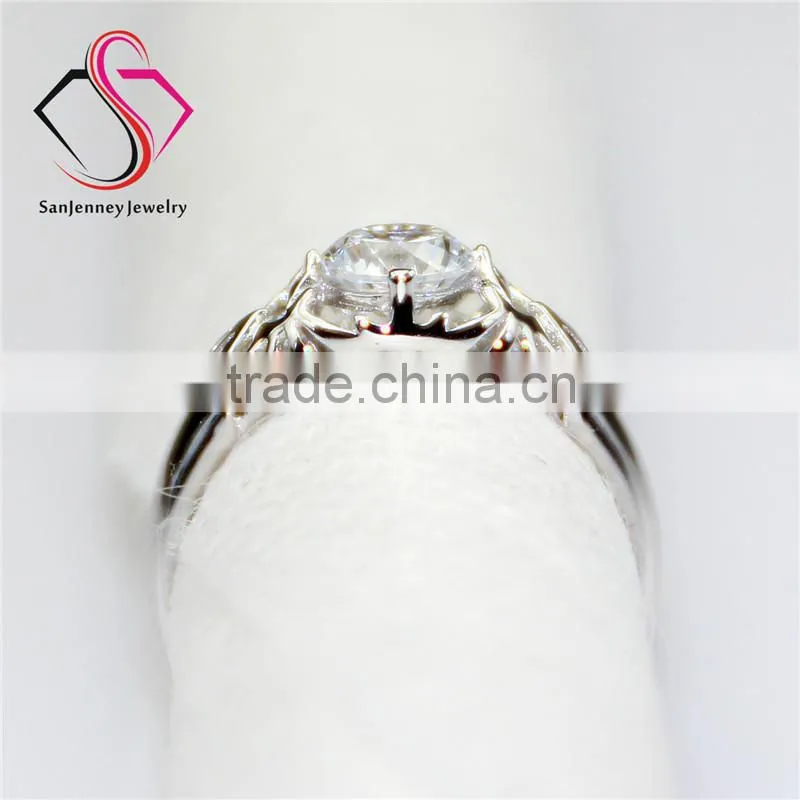 Round Brilliant Cut Moissanite Solitaire 0.8 Carat 6.0mm Center 14k White Yellow Gold Diamond Engagement Ring