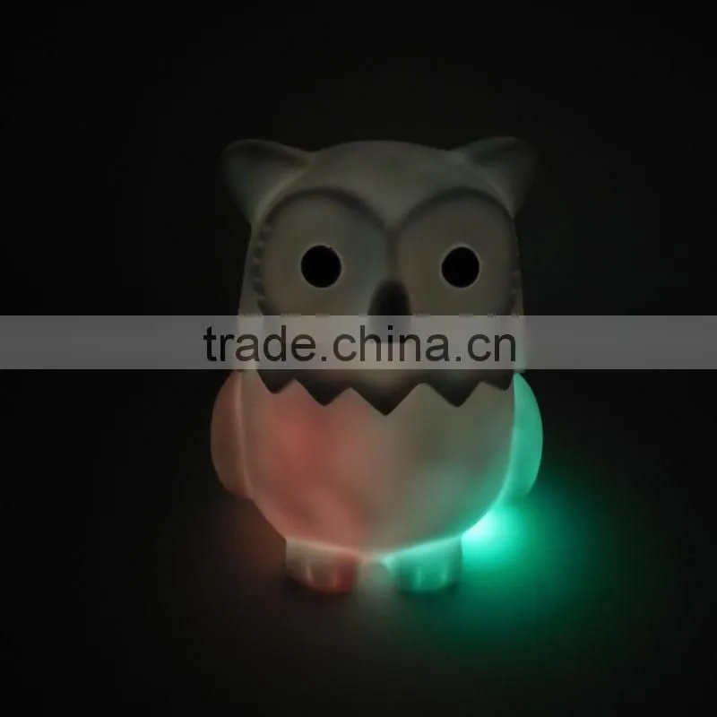 2015 New Design Roto Casting Vynil Owl Anime Figure Led Light Toys
