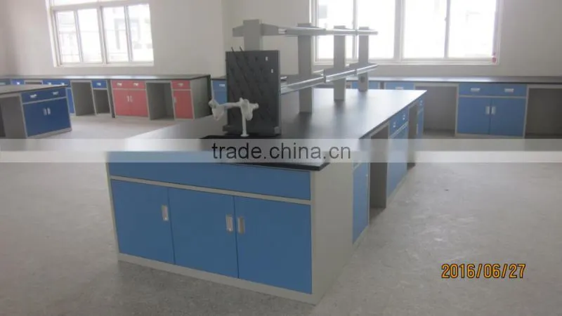 With leg space island table