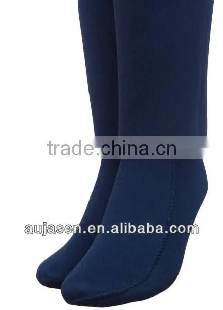 Flexible simple design neoprene socks for diving