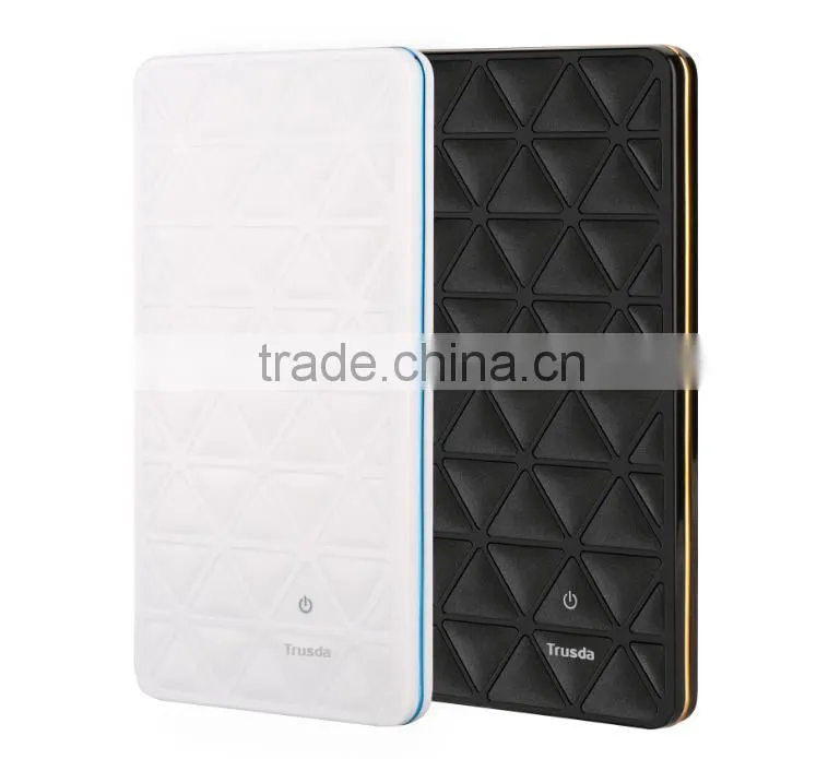 Shenzhen Hot selling 3000mAh rechargeable smart mini power bank for mobiles