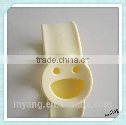 Top quality bracelet insect best mosquito repellent,smile face shape mosquito repellenting