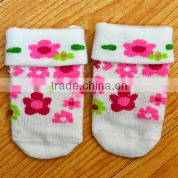 2016 hot sale knitted folwer newborn baby hat+socks set