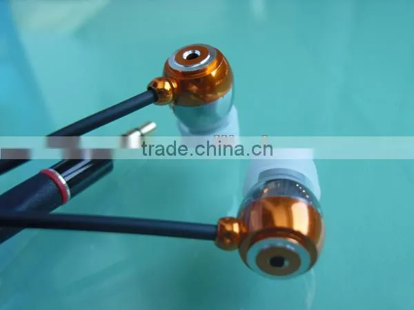 Best quality fashion Professional 3.5mm oem in-ear metal stereo headphone