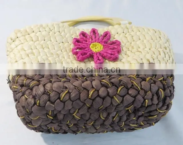 Natural material hand weaving girl straw bag for sale