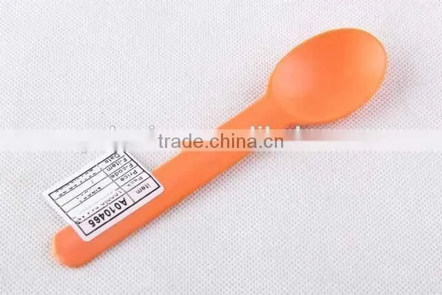 Degradable disposable plastic spoon