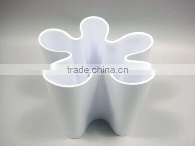 Two Tone Flower Shaped Melamine Colander Utensils