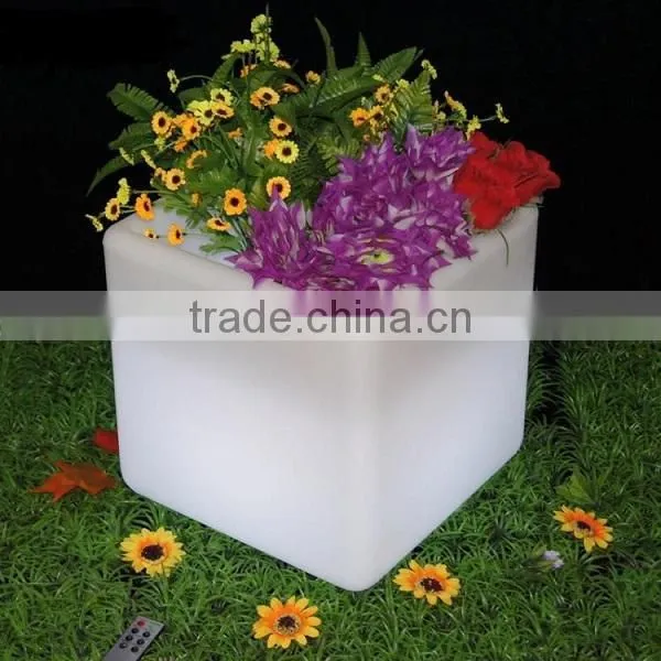 Cube flashing rechargeable led ice bucket