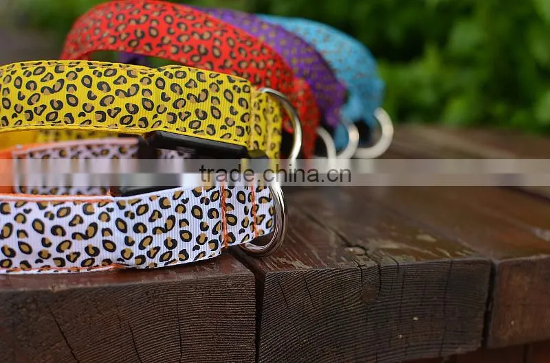 2015 High quanlity LED light dog collar flashing pet collar with leopard print