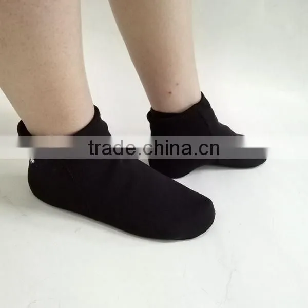 Durable and breathable waterproof neoprene socks