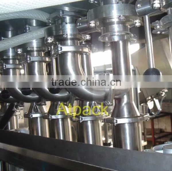 Sauce filling machine