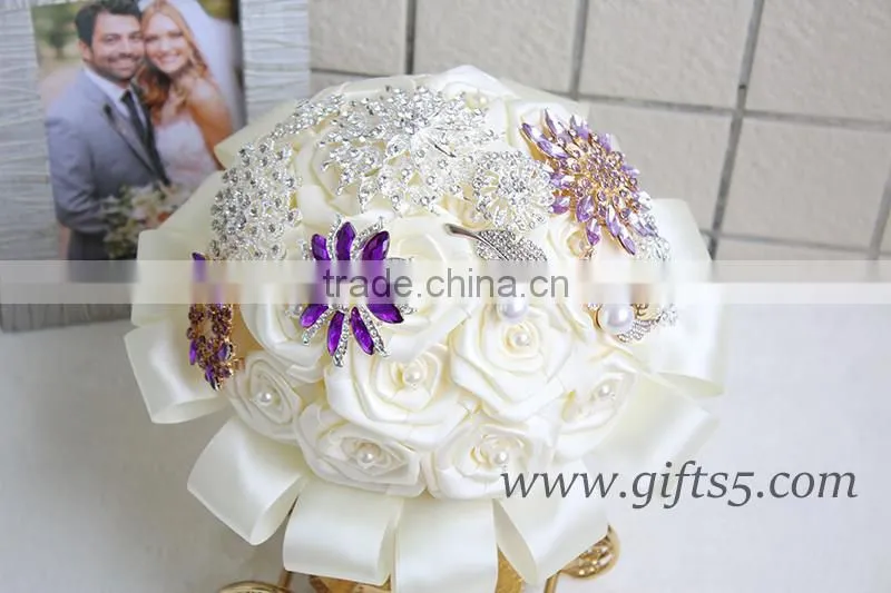 High quality luxurious winter wedding bouquets with purple brooches decoration