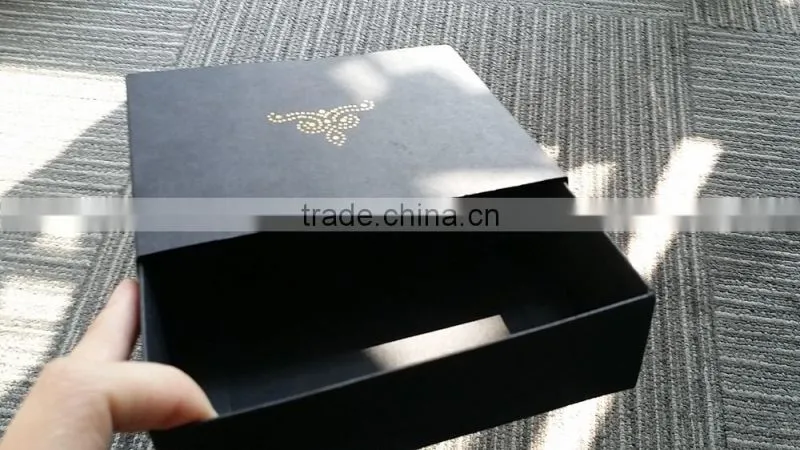 china factory cheap Christmas custom paper bags with handles