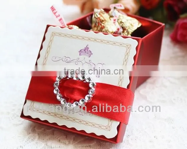 Graceful golden rhinestone wedding box