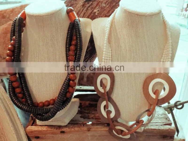 Special Design Necklace/Wholesale Fashion Large Garnet Jewelry Wooden Beads Necklace/Hot Sale