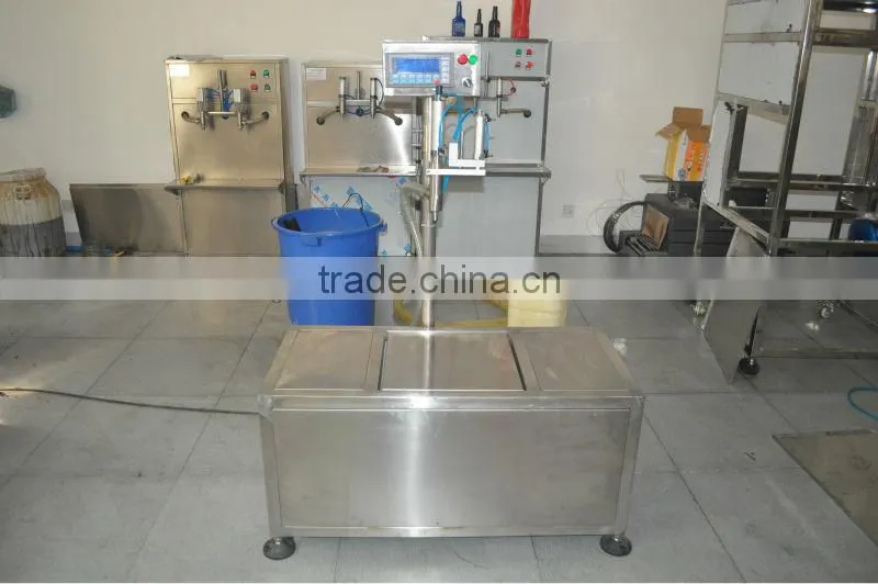Electronic Weighing Bottle Filling Machine with Factory Price