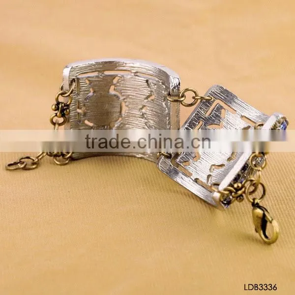 Bling bling rhinestones filled retro silver bangle wholesale Tibetan bangle
