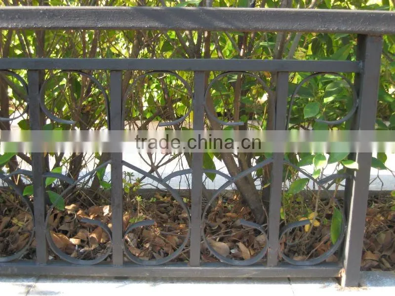 2015 Top-selling hand forged exterior iron fence