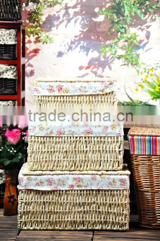 Eco-friendly home used hotel used sundries storage hand woven baskets of corn husk with cover