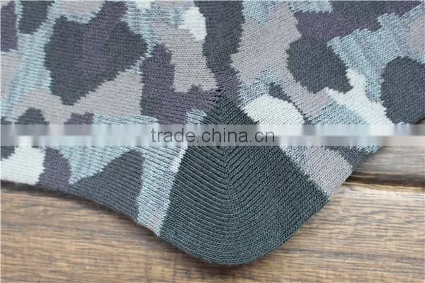 2014 fashionable camouflage socks for men